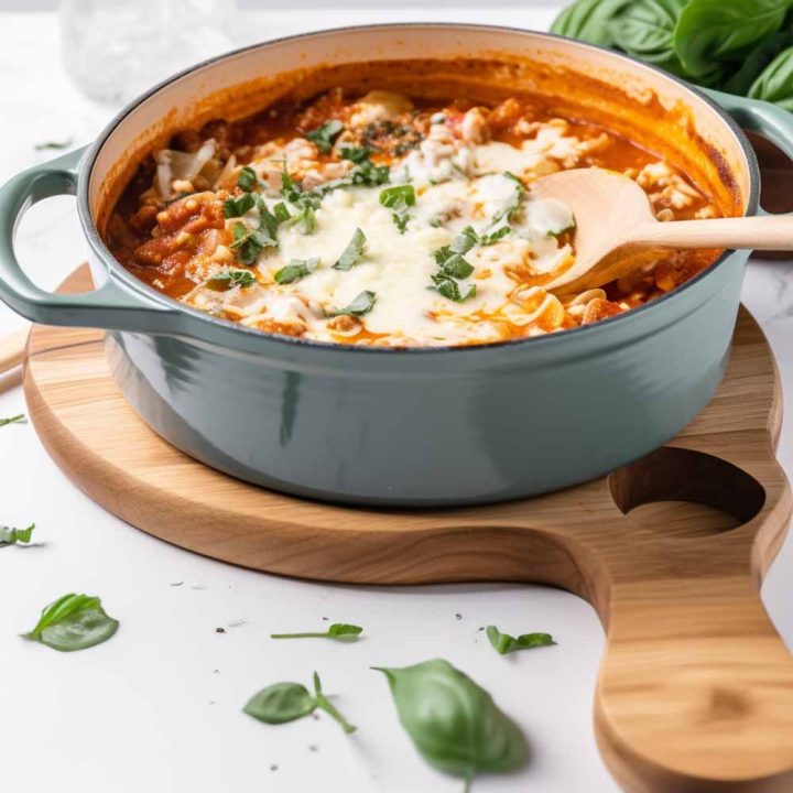 Cheesy One-Pot Lasagna Soup